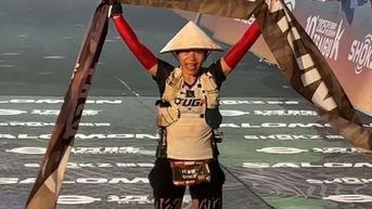 Hà Thị Hậu vô địch đường chạy trail 105 km tại Trung Quốc