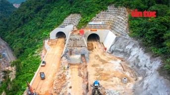 Cao tốc Đồng Đăng - Trà Lĩnh: Nỗ lực vượt khó, tăng tốc ngày đêm để kịp tiến độ