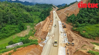 Bức tranh kinh tế tháng 10 và 10 tháng năm 2025 tiếp tục khởi sắc