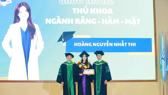 46 tân bác sĩ răng-hàm-mặt đầu tiên của Trường đại học Khoa học sức khỏe tốt nghiệp