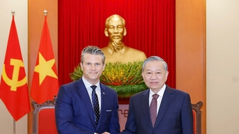 Tổng Bí thư và Chủ tịch nước tiếp Bộ trưởng Bộ Chiến tranh Mỹ