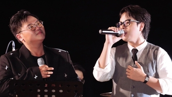 JayKii đưa cả gia đình đến ủng hộ ca sĩ trẻ, nhớ lại những ngày đầu đi hát