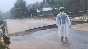 Sập mố cầu Phú Mậu trên tuyến Tỉnh lộ 14B, giao thông khu vực huyện Nam Đông cũ lại bị chia cắt