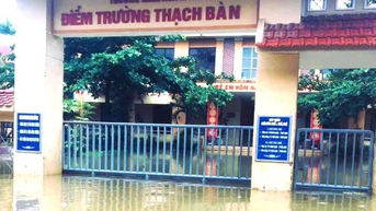 Nước lũ lại dâng cao, hơn 28 nghìn học sinh ở Quảng Trị phải nghỉ học