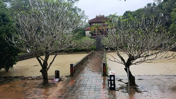 Huế tạm ngừng đón khách tại các điểm di tích do mưa lũ trở lại