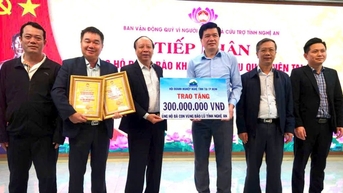 Hội Doanh nghiệp Nghệ Tĩnh tại TP Hồ Chí Minh ủng hộ người dân vùng lũ Nghệ An