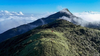 Mê mẩn giữa biển mây trên 'nóc nhà' Quảng Trị