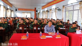 Bồi dưỡng kiến thức dân tộc cho sĩ quan, quân nhân chuyên nghiệp