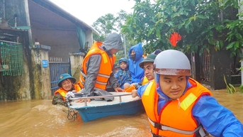 Mưa lớn gây ngập nhiều khu vực phía tây bắc Đà Nẵng