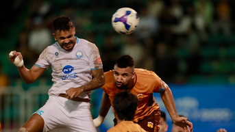 Đua vô địch V.League: CLB Hà Nội, Nam Định tung cờ trắng?