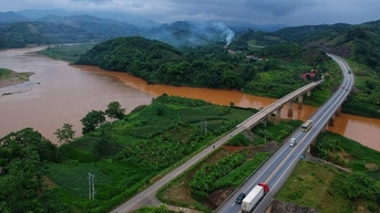 Thí điểm phân làn đường trên cao tốc Nội Bài-Lào Cai