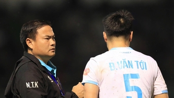 CLB Nam Định đua trụ hạng