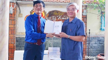 Ra mắt tập thơ "Miệt vườn, sông nước tình tôi" của nhà thơ Trần Đỗ Liêm