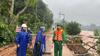 Mưa lớn gây chia cắt nhiều khu vực vùng núi Nam Quảng Trị