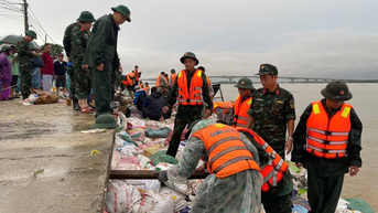 Bộ CHQS thành phố Đà Nẵng lập Sở chỉ huy tiền phương, khẩn cấp chống sạt lở bờ kè An Lương