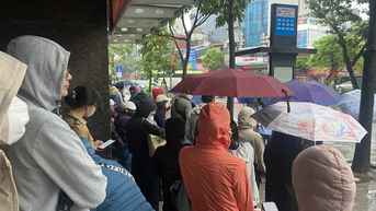 Hà Nội mưa dai dẳng, trời rét