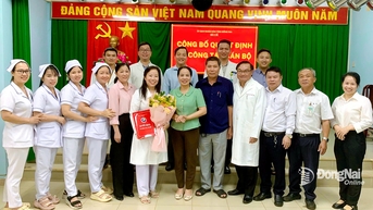 Bác sĩ chuyên khoa I Nguyễn Thị Kim Hà phụ trách điều hành Trung tâm Y tế khu vực Cẩm Mỹ