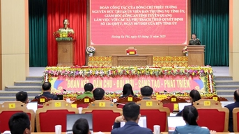 Đoàn công tác của Ban Thường vụ Tỉnh ủy làm việc với các xã Hoàng Su Phì, Thàng Tín, Bản Máy, Pờ Ly Ngài, Xín Mần