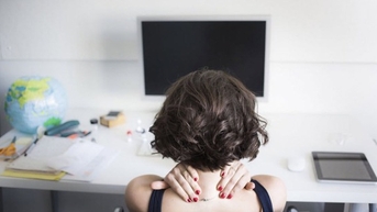 Ánh nắng bị lãng quên và hệ lụy sức khỏe đáng lo ngại ở người trẻ tuổi