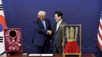 Ngoại giao quà tặng: Bên trong chiến lược nghệ thuật biểu tượng của Tổng thống Hàn Quốc Lee Jae Myung