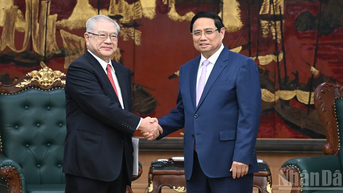 [Ảnh] Thủ tướng Phạm Minh Chính tiếp Chủ tịch Hội hữu nghị Nhật Bản-Việt Nam vùng Kansai
