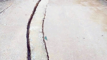 Xuất hiện vết nứt dài 40 mét trên đường Hồ Chí Minh nhánh Tây qua Quảng Trị