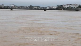 Hơn 54.000 nhà dân thành phố Huế vẫn bị ngập