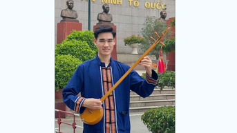 Chàng học viên và niềm đam mê đàn tính