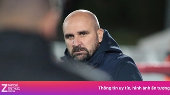 HLV 44 tuổi đột tử khi trận đấu đang diễn ra