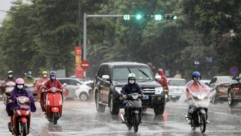 Thời tiết ngày 4/11: Hà Nội nhiệt độ thấp nhất 17 độ C; Trung bộ tiếp diễn mưa lớn