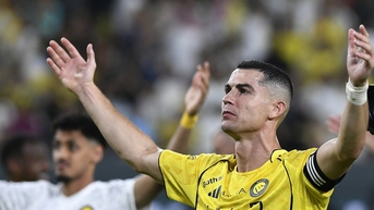 Ronaldo tuyên bố: 'Messi không giỏi hơn tôi'