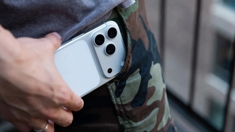 ទូរស័ព្ទ iPhone 17 Pro Max ពណ៌ប្រាក់ត្រូវបានស្វែងរក