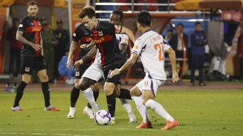 CLB Ninh Bình bứt tốc, HAGL tìm cách thoát đáy