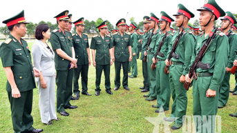 Đẩy mạnh học tập và làm theo Bác, xây dựng lực lượng vũ trang Quân khu 1 vững mạnh