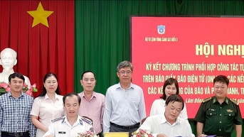 Cảnh sát biển Vùng 3 phối hợp tuyên truyền biển, đảo và tặng quà ngư dân tại Lâm Đồng