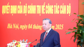 Tổng Bí thư Tô Lâm trao các quyết định của Bộ Chính trị về công tác cán bộ