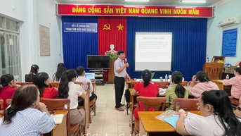 Tập huấn công tác y tế học đường