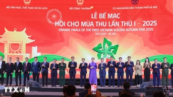 Hơn 316 tỷ đồng quyên góp ủng hộ đồng bào vùng bão lũ tại Hội chợ Mùa Thu 2025