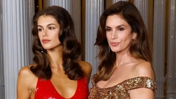 “Siêu mẫu của mọi siêu mẫu” Cindy Crawford đọ sắc cùng con gái