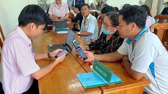 Tài chính toàn diện hướng tới người thu nhập thấp