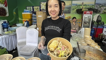 Bún ché Gia Lai 'gây sốt' tại Lễ hội Ẩm thực Thu mỹ vị