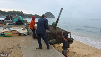 Các địa phương chủ động ứng phó với bão số 13