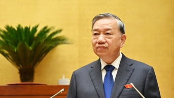 Xây dựng một Nhà nước mạnh nhưng không lạm quyền, có kỷ cương nhưng không xa dân, hành động quyết liệt nhưng phải nhân văn, thuyết phục