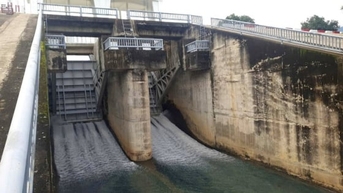 Mưa lớn tiếp diễn, hàng loạt công trình thủy lợi miền Trung hư hỏng