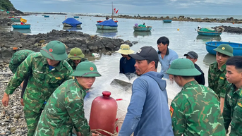 Biên phòng Quảng Ngãi hỗ trợ ngư dân chủ động ứng phó bão Kalmaegi
