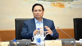 Phát huy sức mạnh đại đoàn kết, hoàn thiện thể chế, thúc đẩy tăng trưởng nhanh và bền vững