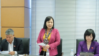 Ngắn gọn, súc tích, khẳng định rõ quan điểm vững bước đi lên chủ nghĩa xã hội