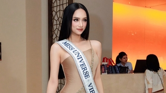 Hương Giang quyến rũ dự tiệc tối Hoa hậu Hoàn vũ giữa sóng gió đấu tố