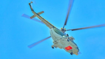 Trung đoàn 917 huấn luyện bay treo cứu hộ trên biển An Giang