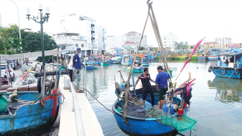 Ven biển Nam Trung bộ căng mình ứng phó siêu bão Kalmaegi